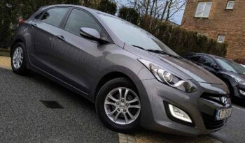 Kompakt HYUNDAI I30  2013 Benzyna Manualna FWD (przód) Szary 5 5 Niemcy Metalik full