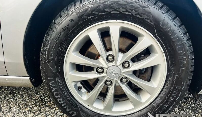 Hyundai i30 1.5 DPI Classic + full