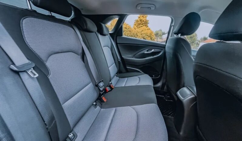 Hyundai i30 1.5 DPI Classic + full