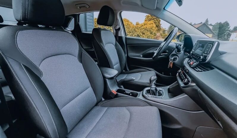 Hyundai i30 1.5 DPI Classic + full