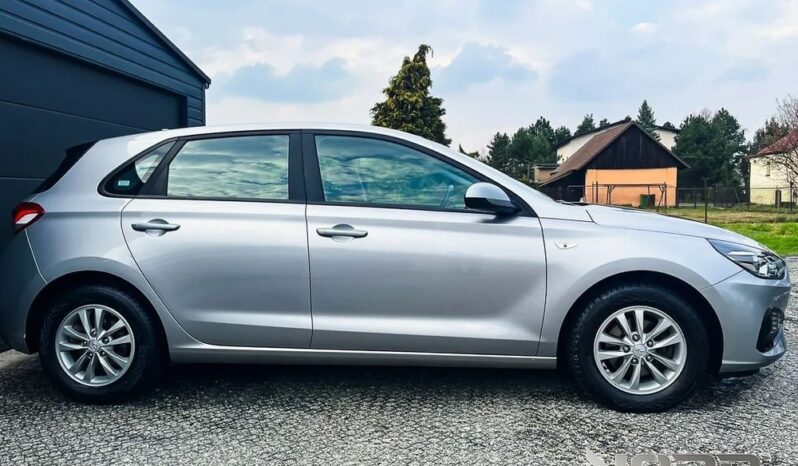 Hyundai i30 1.5 DPI Classic + full