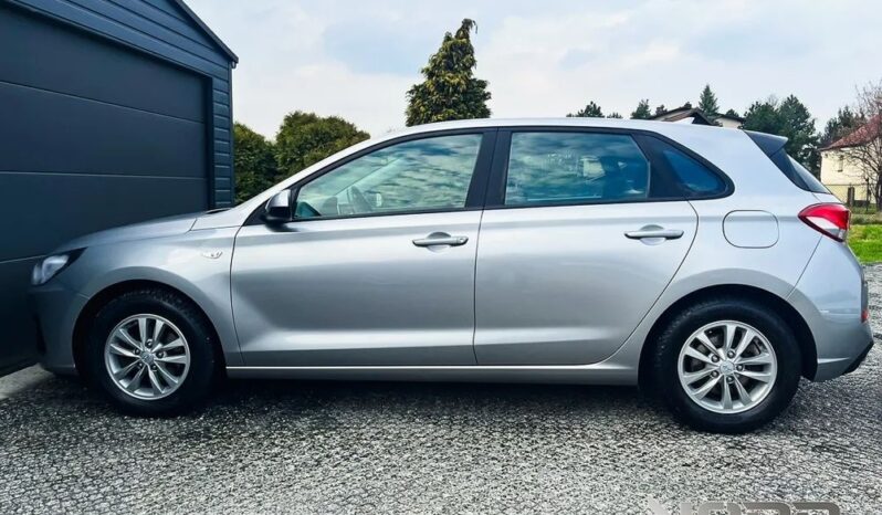 Hyundai i30 1.5 DPI Classic + full