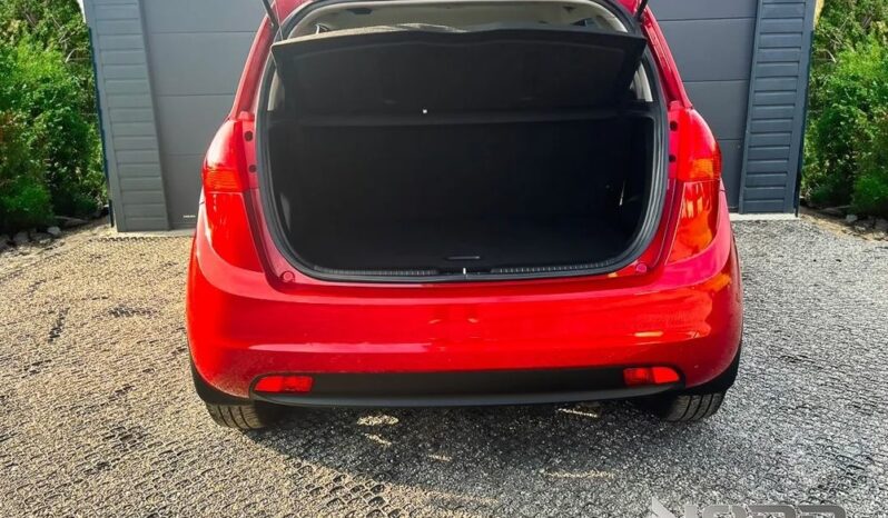 Kia Venga 1.4 CRDi M full