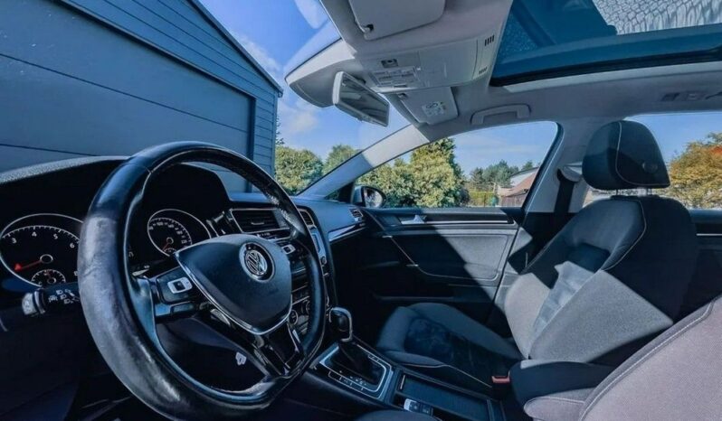 Volkswagen Golf full