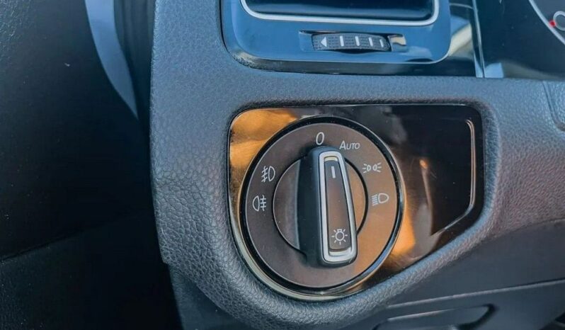 Volkswagen Golf full