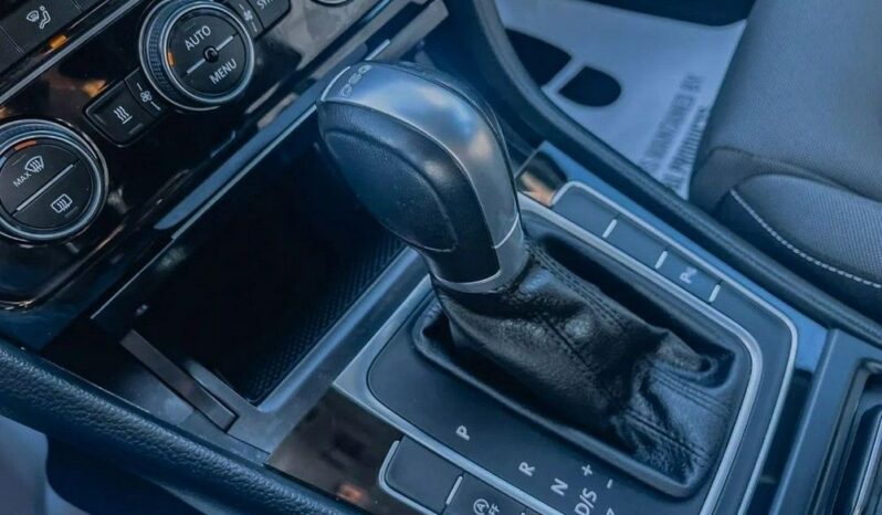 Volkswagen Golf full