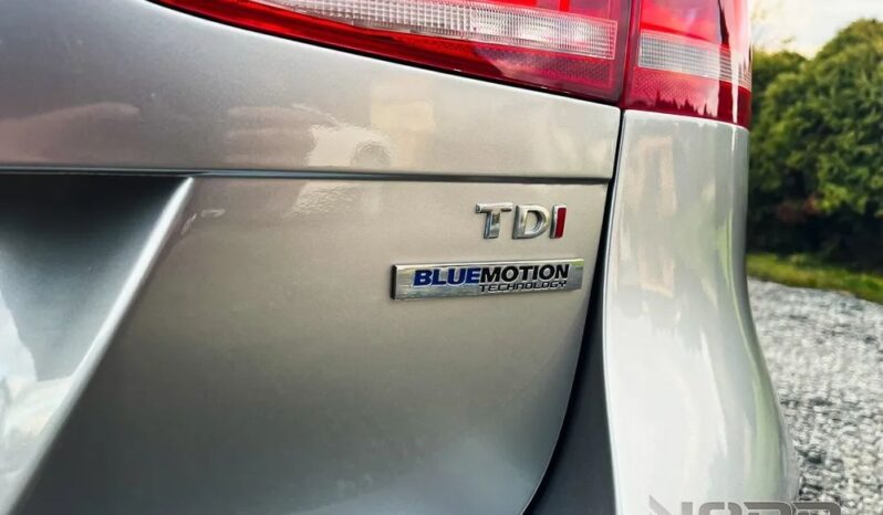 Volkswagen Passat full
