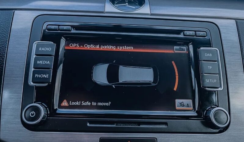Volkswagen Passat full
