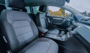 Volkswagen Passat full