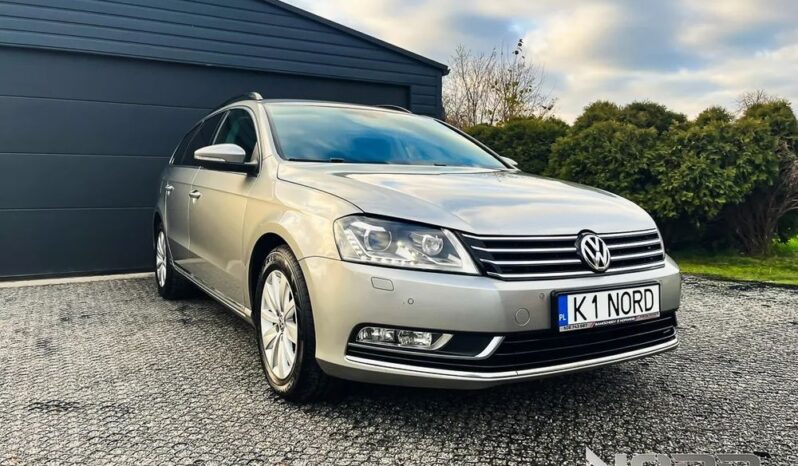 Volkswagen Passat full