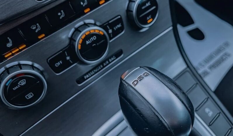Volkswagen Passat full
