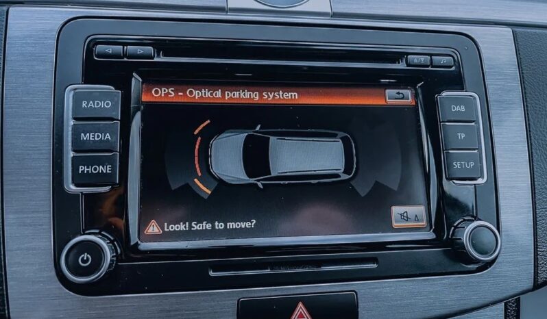 Volkswagen Passat full