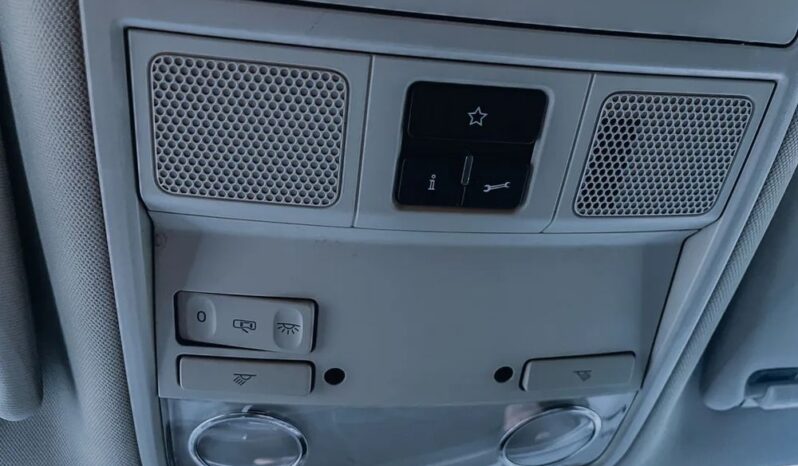 Volkswagen Passat full