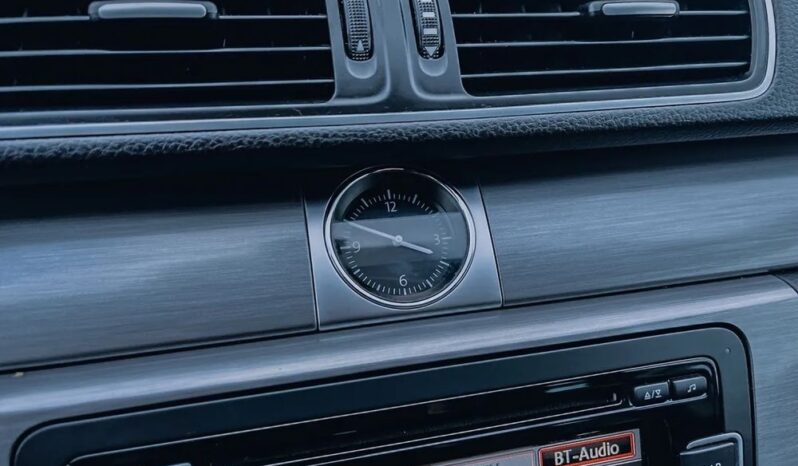Volkswagen Passat full