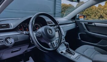 Volkswagen Passat full