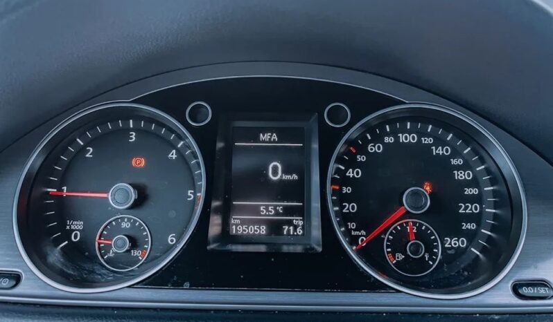 Volkswagen Passat full