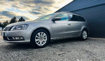 Volkswagen Passat full