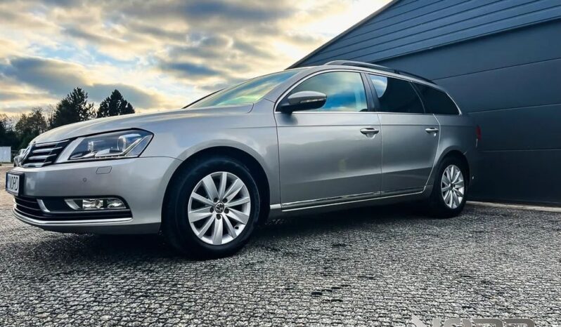 Volkswagen Passat full