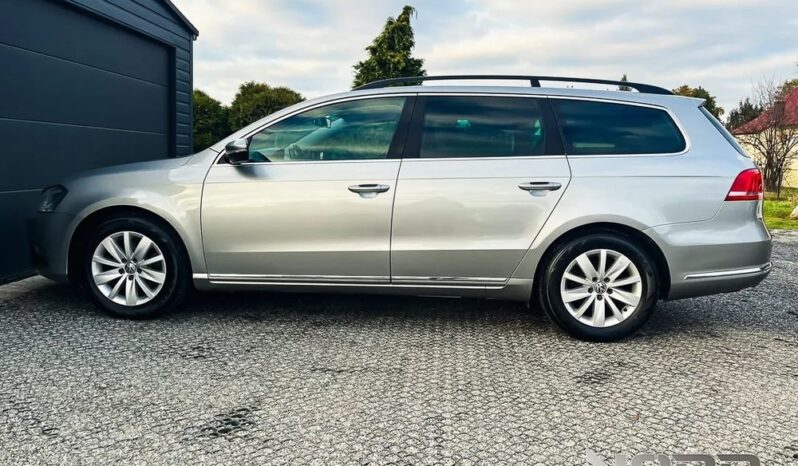Volkswagen Passat full