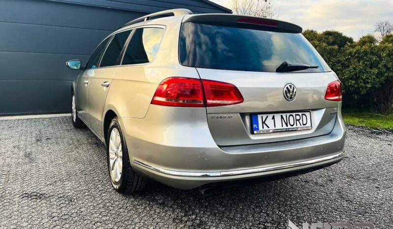 Volkswagen Passat full