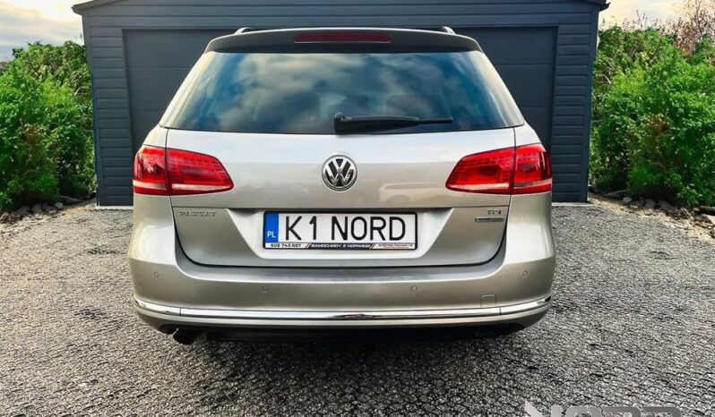 Volkswagen Passat full