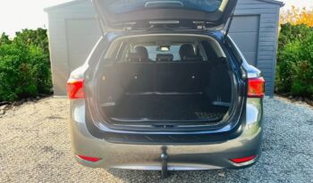 Toyota Avensis 1.6 D-4D Prestige full