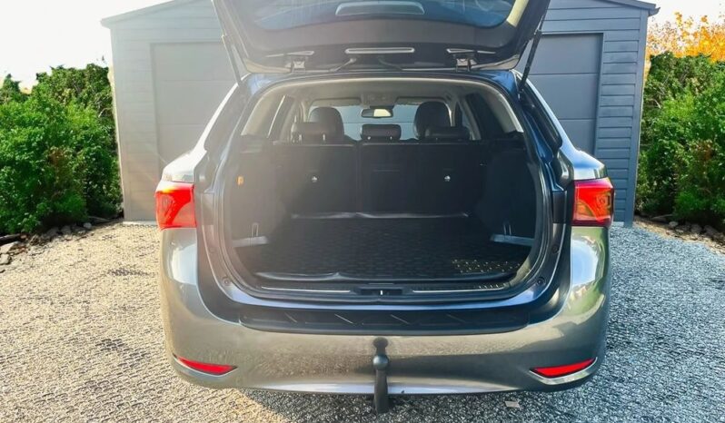 Toyota Avensis 1.6 D-4D Prestige full