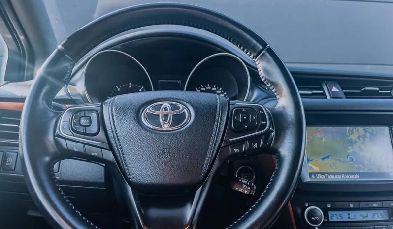 Toyota Avensis 1.6 D-4D Prestige full