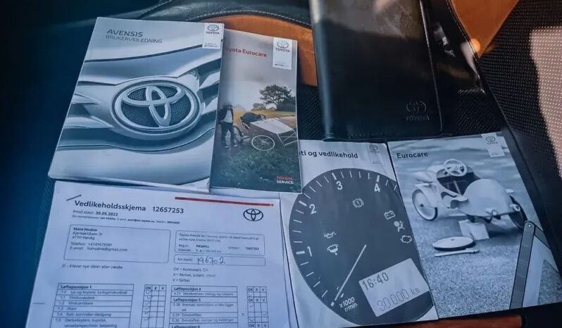 Toyota Avensis 1.6 D-4D Prestige full
