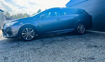 Toyota Avensis 1.6 D-4D Prestige full
