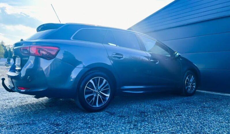 Toyota Avensis 1.6 D-4D Prestige full