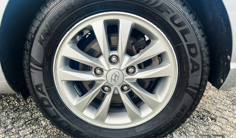Hyundai i30 1.5 DPI Classic + full