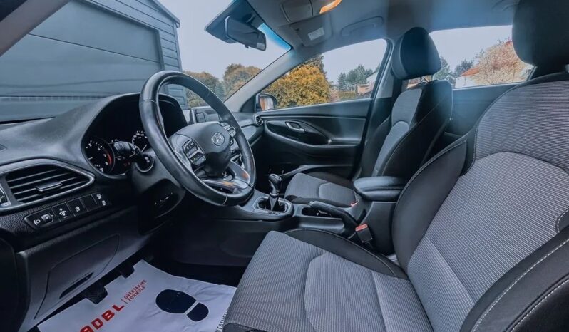 Hyundai i30 1.5 DPI Classic + full