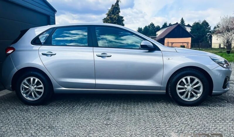 Hyundai i30 1.5 DPI Classic + full