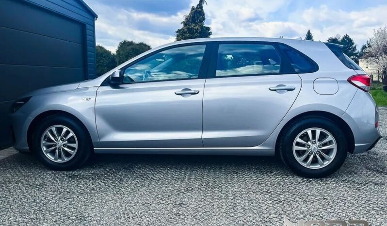Hyundai i30 1.5 DPI Classic + full