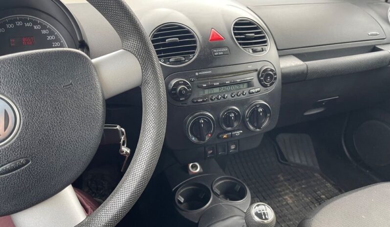 Volkswagen New Beetle 1.9 TDI full