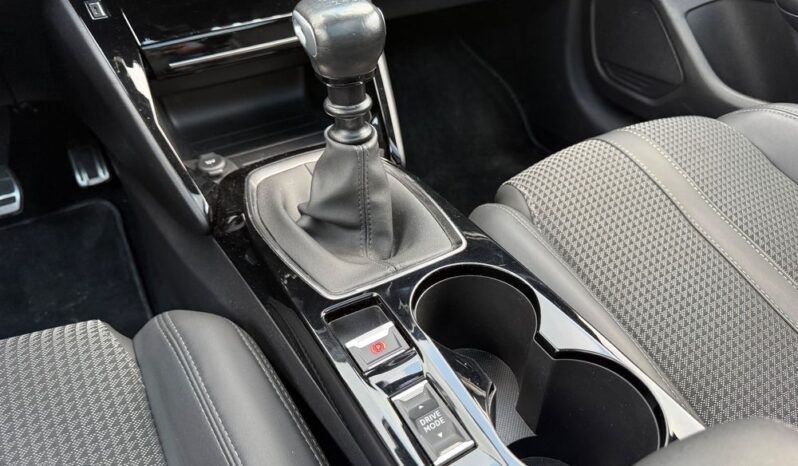 Peugeot 208 full