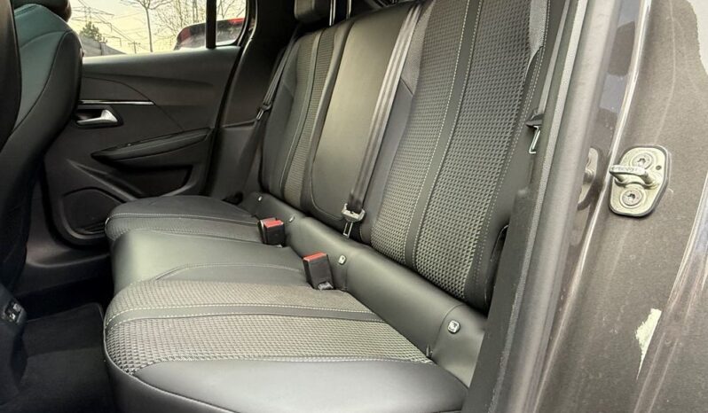Peugeot 208 full