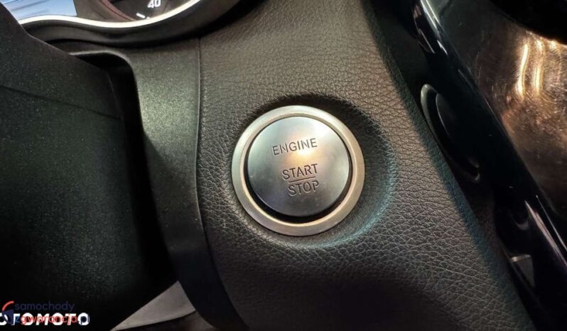 Mercedes-Benz Klasa C full