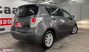 Toyota Verso full