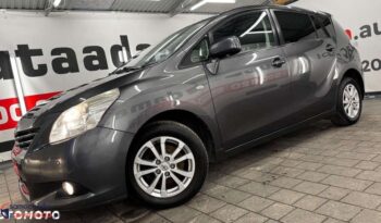 Toyota Verso full