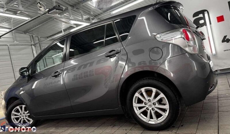 Toyota Verso full