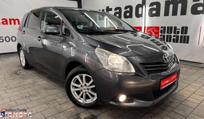 Toyota Verso full