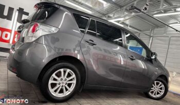 Toyota Verso full