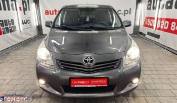 Toyota Verso full
