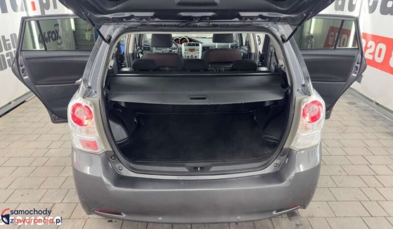 Toyota Verso full