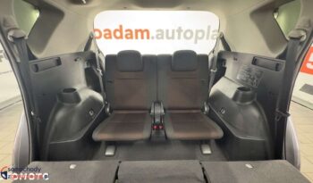 Toyota Verso full