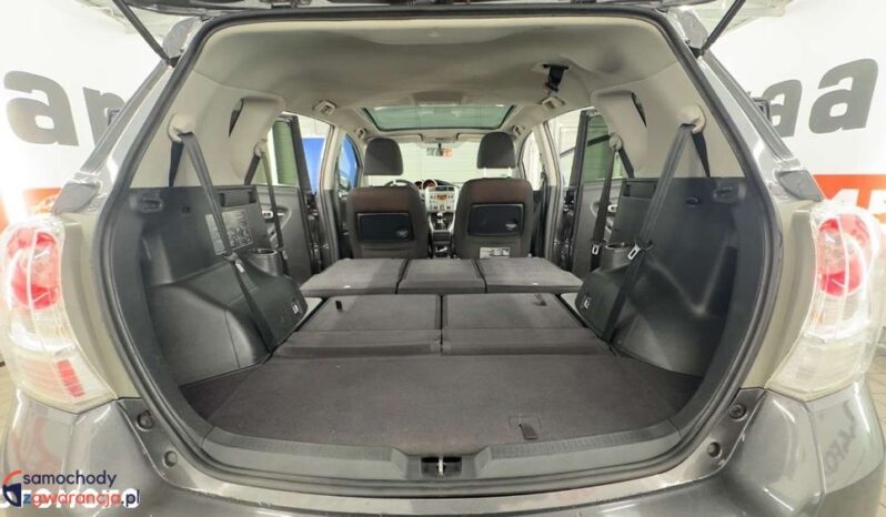 Toyota Verso full