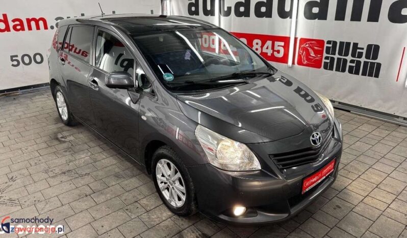 Toyota Verso full