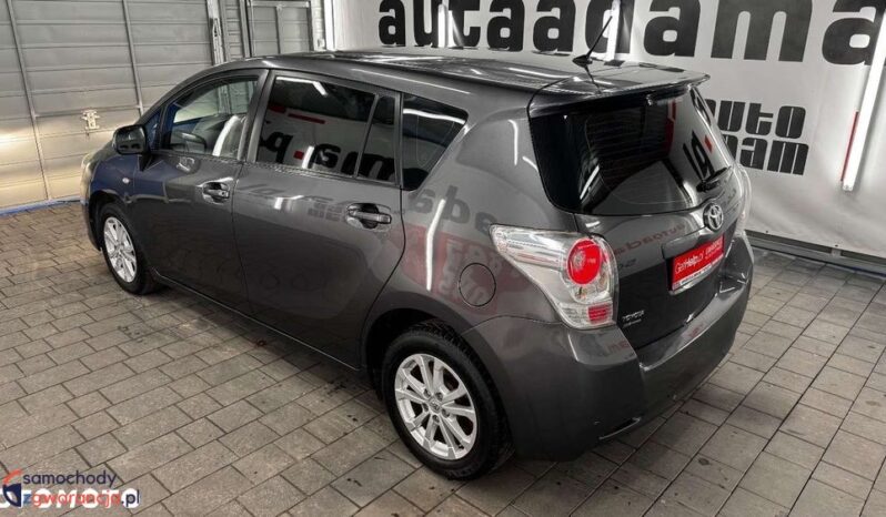 Toyota Verso full